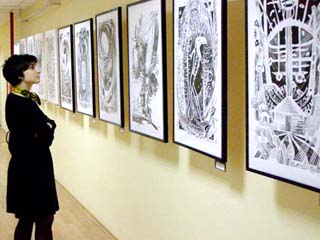 В Абакане открылась выставка художника-графика Виталия Кызласова